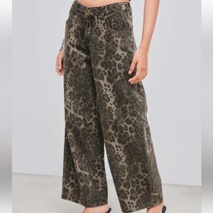 CIDER DENIM MID RISE LEOPARD BARREL-LEG JEANS